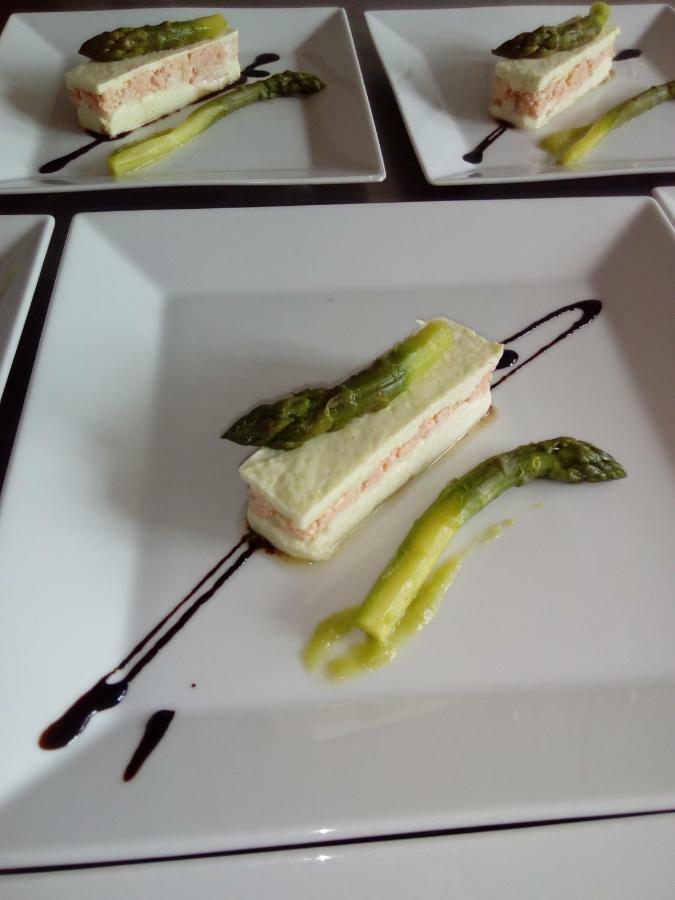 Le Piano Hotel Biesles Bagian luar foto
