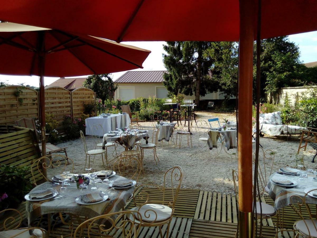 Le Piano Hotel Biesles Bagian luar foto